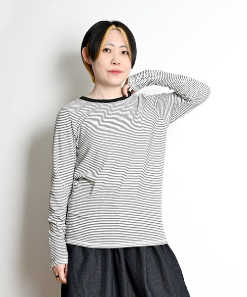 MARAI(マーライ)の「袖ボタン ボーダーカットソー(Tシャツ/カットソー・レディース・グレー/ネイビー/ベージュ/ブラック・L/M)」の2枚目の写真
