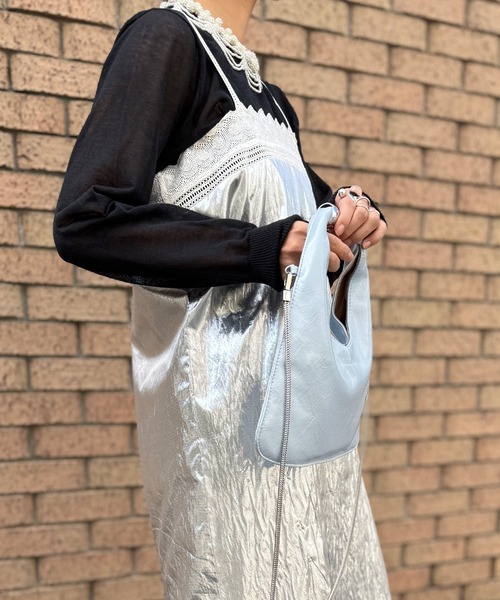 MAGASIN DE MODE Onjna(マガジンデモードオンジェナ )の「【MAGASIN DE MODE Onjna】ワンハンドル PUレザーVカットバッグ トライアングル 2wayトートバッグ ポーチ付き 結婚式 二次会 お呼ばれ オケージョン 韓国風 KNF-TP(ショルダーバッグ・レディース・ブラック/ライトグレー/イエロー・FREE)」の21枚目の写真