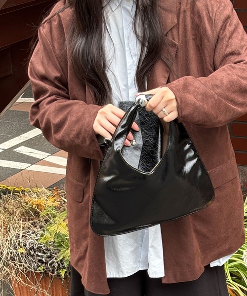 MAGASIN DE MODE Onjna(マガジンデモードオンジェナ )の「【MAGASIN DE MODE Onjna】ワンハンドル PUレザーVカットバッグ トライアングル 2wayトートバッグ ポーチ付き 結婚式 二次会 お呼ばれ オケージョン 韓国風 KNF-TP(ショルダーバッグ・レディース・ブラック/ライトグレー/イエロー・FREE)」の16枚目の写真