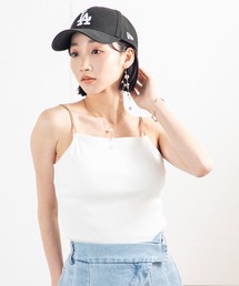 【配色ストラップ×カップ付き】一枚でもレイヤードでも映える!着心地とおしゃれを両立する大人のカットリブキャミソール
