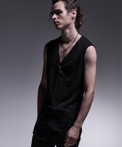 kiryuyrik(キリュウキリュウ)の「Kiryuyrik/キリュウキリュウ/PythonJQD Henley Tank Top / パイソンジャガード ヘンリーネック タンクトップ(タンクトップ・メンズ・レッド/ブラック・SMALL/MEDIUM/LARGE)」の5枚目の写真