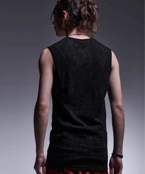 kiryuyrik(キリュウキリュウ)の「Kiryuyrik/キリュウキリュウ/PythonJQD Henley Tank Top / パイソンジャガード ヘンリーネック タンクトップ(タンクトップ・メンズ・レッド/ブラック・SMALL/MEDIUM/LARGE)」の7枚目の写真