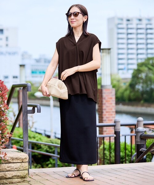 UNFILO（アンフィーロ）の「BEAUTY FORM JERSEY Light Iラインスカート（スカート・レディース・ブラック系/ダークブラウン系・X-SMALL/LARGE/MEDIUM/SMALL）」の6枚目の写真