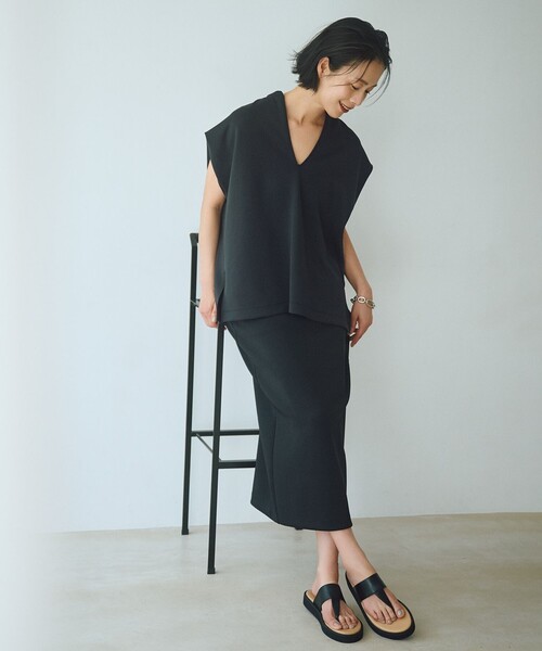UNFILO（アンフィーロ）の「BEAUTY FORM JERSEY Light Iラインスカート（スカート・レディース・ブラック系/ダークブラウン系・X-SMALL/LARGE/MEDIUM/SMALL）」の7枚目の写真