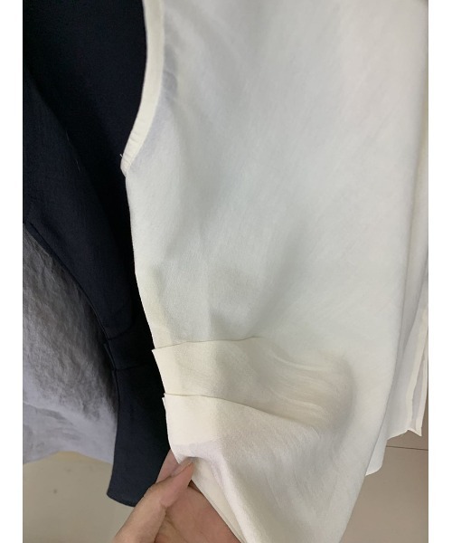 FREE STYLISTS(フリー スタイリスト)の「YUGA_YGMC Sheer pleated top(シャツ/ブラウス・レディース・ブラック/オフホワイト/グレー・FREE)」の16枚目の写真