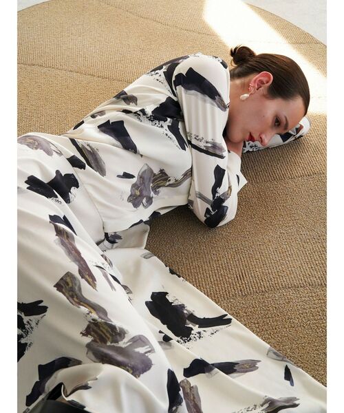 ELENDEEK(エレンディーク)の「ウェーブパール2WAYピアス(ピアス(両耳用)・レディース・ゴールド/シルバー・FREE)」の9枚目の写真