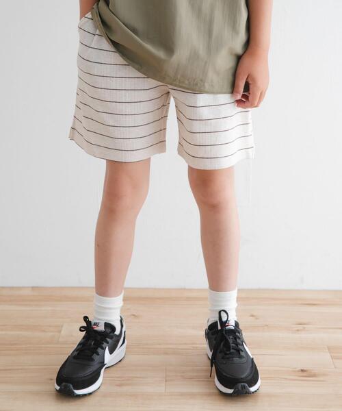 URBAN RESEARCH DOORS（アーバンリサーチドアーズ）の「『WEB/一部店舗限定サイズ』ボーダーワッフルショーツ(KIDS)（その他パンツ・キッズ・グレー/アイボリー・120/105/150/135）」の17枚目の写真