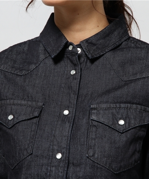 AZUL by moussy（アズールバイマウジー）の「7ozデニム長袖シャツ（シャツ/ブラウス・レディース・ワンウォッシュ/ブルー/ノンウォッシュ・MEDIUM/X-LARGE/LARGE/SMALL）」の8枚目の写真