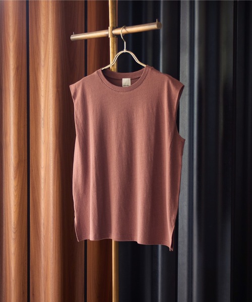 ROSE BUD（ローズバッド）の「SHOULDER TUCKED SLEEVELESS TEE（Tシャツ/カットソー・レディース・ブラック/ホワイト/ブラウン/ピンク・ONE SIZE）」の3枚目の写真