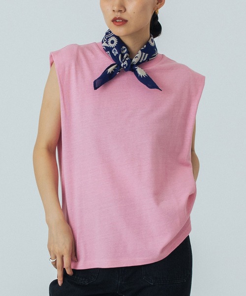 ROSE BUD（ローズバッド）の「SHOULDER TUCKED SLEEVELESS TEE（Tシャツ/カットソー・レディース・ブラック/ホワイト/ブラウン/ピンク・ONE SIZE）」の4枚目の写真