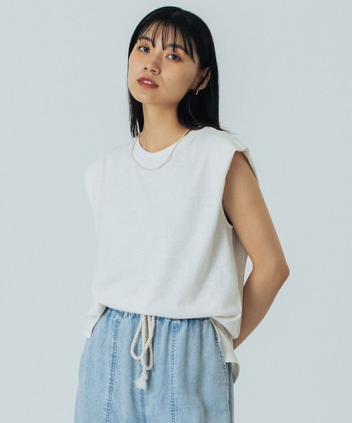 ROSE BUD（ローズバッド）の「SHOULDER TUCKED SLEEVELESS TEE（Tシャツ/カットソー・レディース・ブラック/ホワイト/ブラウン/ピンク・ONE SIZE）」の7枚目の写真