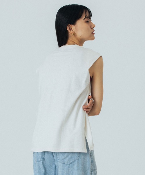 ROSE BUD（ローズバッド）の「SHOULDER TUCKED SLEEVELESS TEE（Tシャツ/カットソー・レディース・ブラック/ホワイト/ブラウン/ピンク・ONE SIZE）」の5枚目の写真