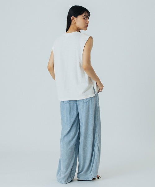 ROSE BUD（ローズバッド）の「SHOULDER TUCKED SLEEVELESS TEE（Tシャツ/カットソー・レディース・ブラック/ホワイト/ブラウン/ピンク・ONE SIZE）」の18枚目の写真