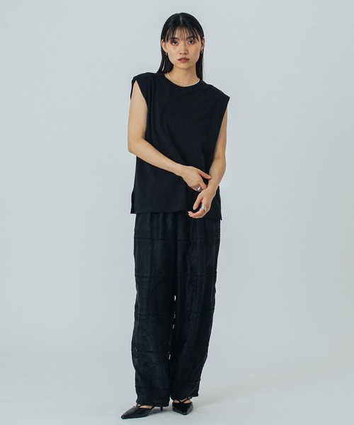 ROSE BUD（ローズバッド）の「SHOULDER TUCKED SLEEVELESS TEE（Tシャツ/カットソー・レディース・ブラック/ホワイト/ブラウン/ピンク・ONE SIZE）」の15枚目の写真