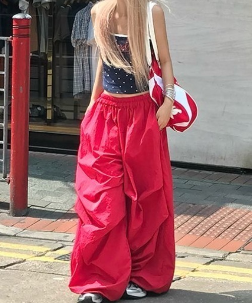 SHEENA(シーナ)の「レイヤード風星柄ストーンロゴキャミソール(キャミソール・レディース・ネイビー/イエロー・M)」の15枚目の写真