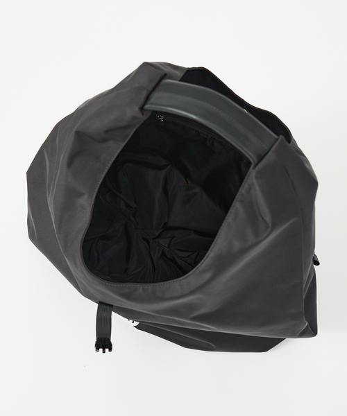 OUTDOOR PRODUCTS（アウトドアプロダクツ）の「【OUTDOOR PRODUCTS / アウトドアプロダクツ】Drop one shoulder/ワンショルダー/ユニセックス/BR-OUT-25AW14（ショルダーバッグ・メンズ・ブラック/グレー/レッド/シルバー・フリー）」の6枚目の写真