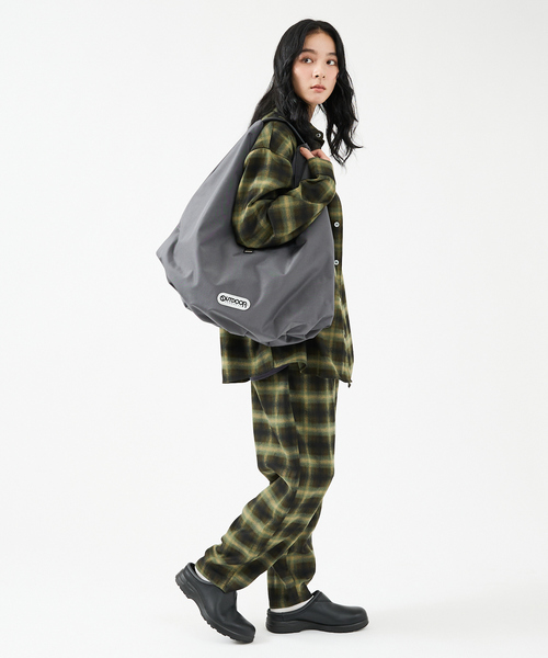 OUTDOOR PRODUCTS（アウトドアプロダクツ）の「【OUTDOOR PRODUCTS / アウトドアプロダクツ】Drop one shoulder/ワンショルダー/ユニセックス/BR-OUT-25AW14（ショルダーバッグ・メンズ・ブラック/グレー/レッド/シルバー・フリー）」の22枚目の写真