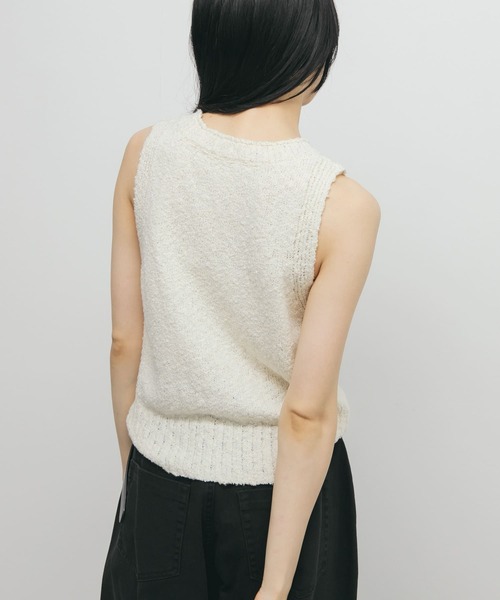 KBF（ケイビーエフ）の「ブークレニットタンクトップ（ニット/セーター・レディース・ブラック/アイボリー・ONE）」の6枚目の写真