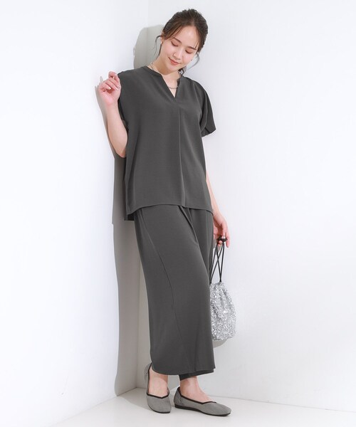 DRESKIP(ドレスキップ)の「【S-LL/セットアップ可/ひんやり】きちんと見えで上品 お袖タック スキッパーブラウス(シャツ/ブラウス・レディース・ダークブラウン/ブルー/チャコールグレー/ライトベージュ・04/03/02/01)」の7枚目の写真