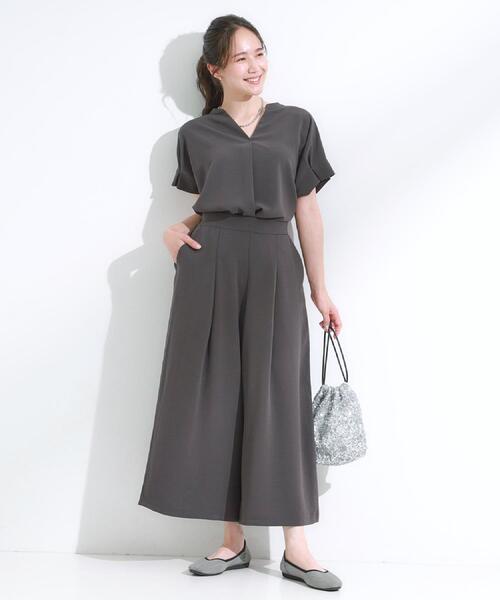 DRESKIP(ドレスキップ)の「【S-LL/セットアップ可/ひんやり】きちんと見えで上品 お袖タック スキッパーブラウス(シャツ/ブラウス・レディース・ダークブラウン/ブルー/チャコールグレー/ライトベージュ・04/03/02/01)」の8枚目の写真