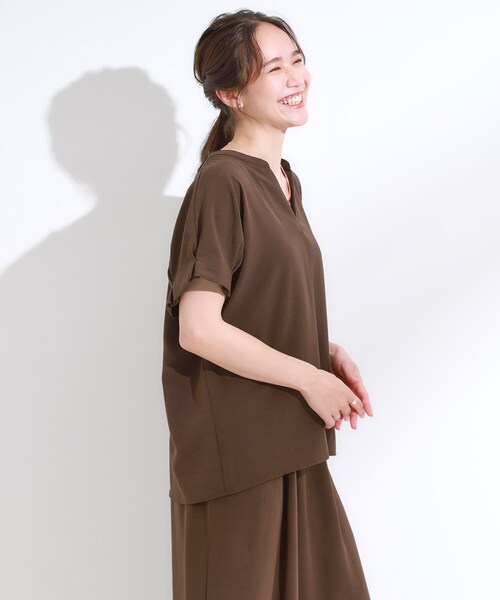 DRESKIP(ドレスキップ)の「【S-LL/セットアップ可/ひんやり】きちんと見えで上品 お袖タック スキッパーブラウス(シャツ/ブラウス・レディース・ダークブラウン/ブルー/チャコールグレー/ライトベージュ・04/03/02/01)」の12枚目の写真