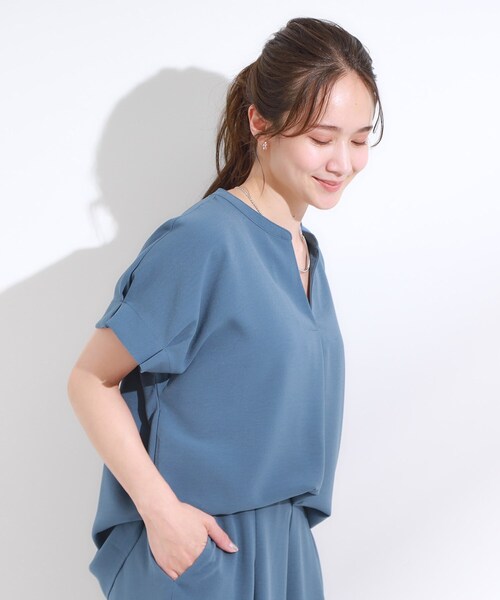 DRESKIP(ドレスキップ)の「【S-LL/セットアップ可/ひんやり】きちんと見えで上品 お袖タック スキッパーブラウス(シャツ/ブラウス・レディース・ダークブラウン/ブルー/チャコールグレー/ライトベージュ・04/03/02/01)」の16枚目の写真