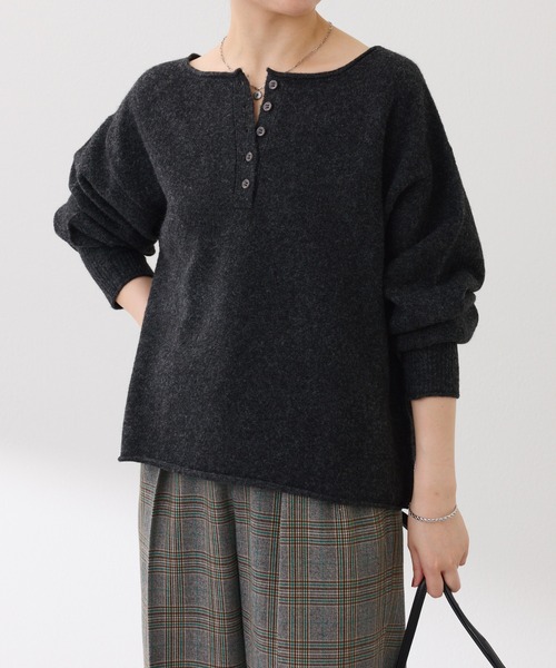 COLLAGE GALLARDAGALANTE（コラージュガリャルダガランテ）の「2WAYヘンリーニット/WEB限定（ニット/セーター・レディース・オフホワイト/グレー/チャコールグレー/レッド/ブルー・FREE）」の15枚目の写真