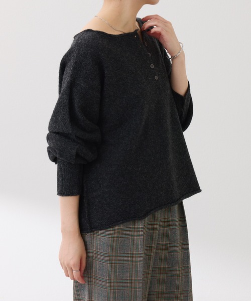 COLLAGE GALLARDAGALANTE（コラージュガリャルダガランテ）の「2WAYヘンリーニット/WEB限定（ニット/セーター・レディース・オフホワイト/グレー/チャコールグレー/レッド/ブルー・FREE）」の18枚目の写真