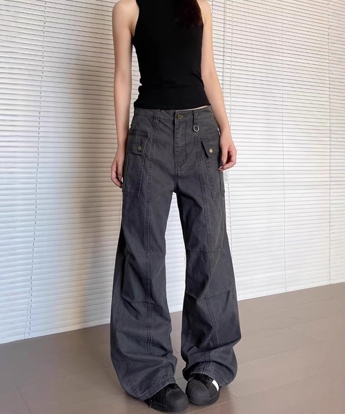 Ressaca(レサーカ)の「ルーズシルエットDカン付きカーゴパンツ(カーゴパンツ・レディース・アイボリー/チャコール・S/M/L)」の3枚目の写真