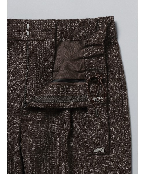 SUIT SQUARE（スーツスクエア）の「GOOVI タックテーパードパンツ ハイツイストウールサージ（スラックス・メンズ・ブラウン系・1/2/3）」の4枚目の写真