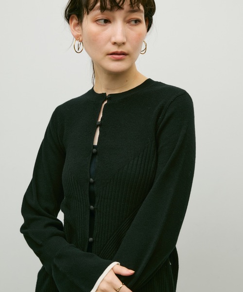 Lutim by u(ルチバイユー)の「Flared sleeve color pattern cardigan / フレアスリーブ配色パターンカーディガン(カーディガン/ボレロ・レディース・ナチュラル/ブラック/カーキ・FREE)」の14枚目の写真
