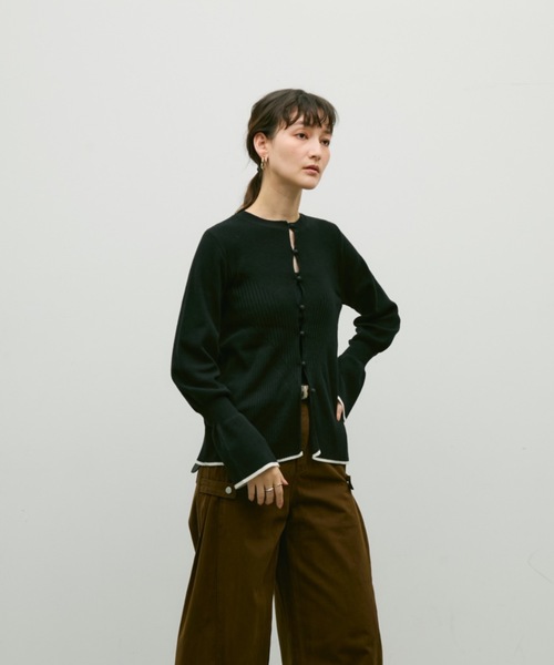 Lutim by u(ルチバイユー)の「Flared sleeve color pattern cardigan / フレアスリーブ配色パターンカーディガン(カーディガン/ボレロ・レディース・ナチュラル/ブラック/カーキ・FREE)」の21枚目の写真