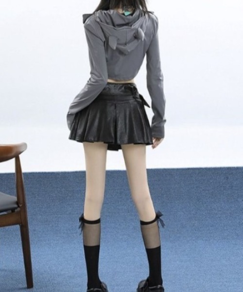 lilful（リルフル）の「【インパン付き】アイレットベルト付き PUプリーツスカート（スカート・レディース・ブラック・M/L）」の10枚目の写真