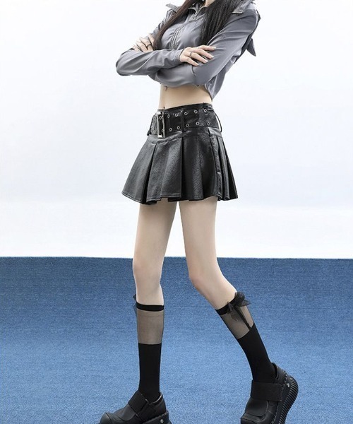 lilful（リルフル）の「【インパン付き】アイレットベルト付き PUプリーツスカート（スカート・レディース・ブラック・M/L）」の13枚目の写真
