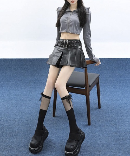 lilful（リルフル）の「【インパン付き】アイレットベルト付き PUプリーツスカート（スカート・レディース・ブラック・M/L）」の14枚目の写真