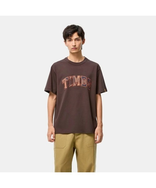 Timberland（ティンバーランド）の「Timberland [TOKYO DESIGN COLLECTIVE] TIMBS SS TEE（ティンバーランド [トウキョウ デザイン コレクティブ]  TIMBS ショートスリーブ ティー）（Tシャツ/カットソー・メンズ・ブラウン系/ホワイト・LARGE/SMALL/MEDIUM/X-LARGE）」の2枚目の写真