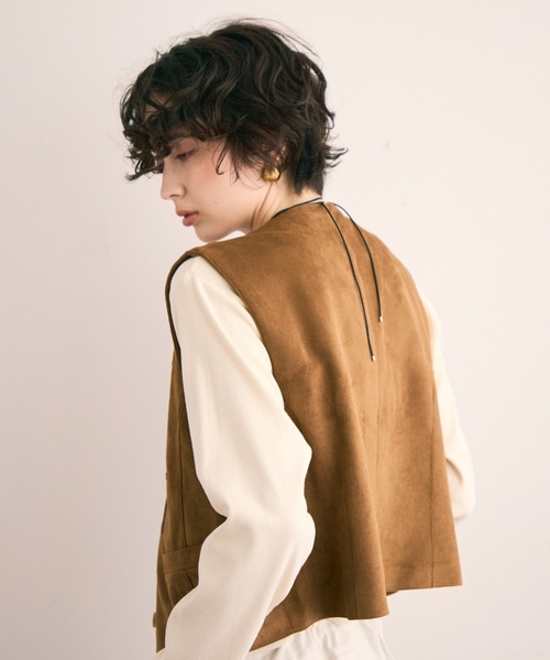 Trish（トリッシュ）の「ヴィーガンスエードフォークロア刺繍ベスト（ベスト・レディース・キャメル/ブラウン・FREE）」の11枚目の写真