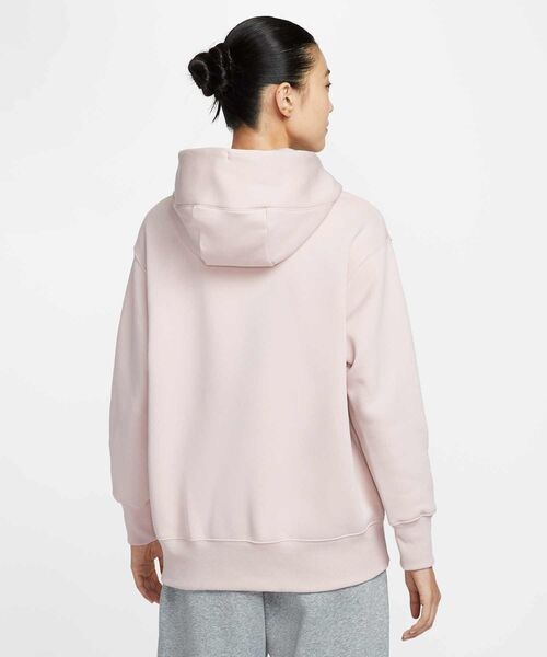 NIKE（ナイキ）の「ナイキ スポーツウェア フェニックス フリース ウィメンズ オーバーサイズド プルオーバー パーカー / Nike Sportswear Phoenix Fleece Women's Oversized Pullover Hoodie DQ5861-667 Silt Red（パーカー・レディース・ピンク系その他2・M/S/XS/L/XL）」の2枚目の写真