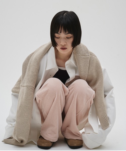 TODAYFUL（トゥデイフル）の「Roundhem Linen Knit（ニット/セーター・レディース・ブラック/ナチュラル・FREE）」の5枚目の写真