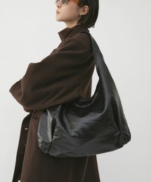 VION（ヴィオン）の「Leather Touch Volume Bag / レザータッチボリュームバッグ（ショルダーバッグ）」