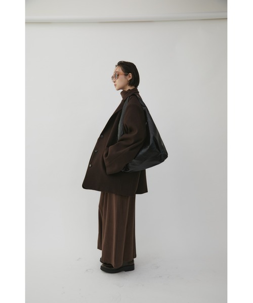 VION(ヴィオン)の「Leather Touch Volume Bag / レザータッチボリュームバッグ(ショルダーバッグ・レディース・ブラック/ブラウン・FREE)」の3枚目の写真