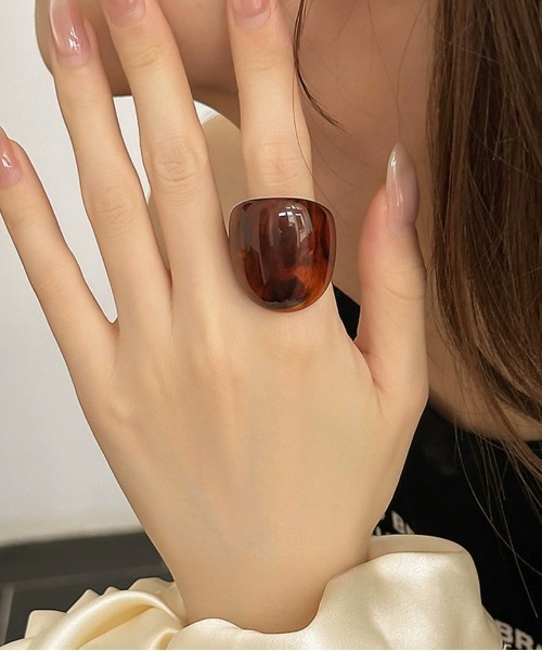 Fun & Daily（ファンアンドデイリー）の「F&D : アクリルボリュームリング（リング・レディース・ホワイト系その他/ブルー/グリーン/ブラウン・FREE）」の10枚目の写真