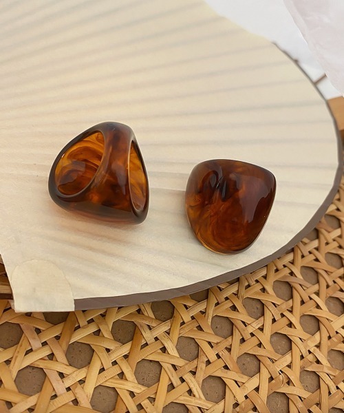 Fun & Daily（ファンアンドデイリー）の「F&D : アクリルボリュームリング（リング・レディース・ホワイト系その他/ブルー/グリーン/ブラウン・FREE）」の7枚目の写真