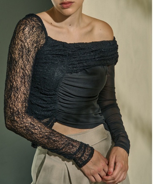 ERADIE(エラディエ)の「Sheer Lace Top チュール&レーストップ(その他トップス・レディース・ブラック/ベージュ/オフホワイト・FREE)」の15枚目の写真