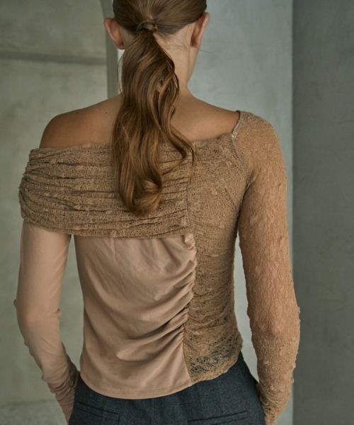 ERADIE(エラディエ)の「Sheer Lace Top チュール&レーストップ(その他トップス・レディース・ブラック/ベージュ/オフホワイト・FREE)」の20枚目の写真
