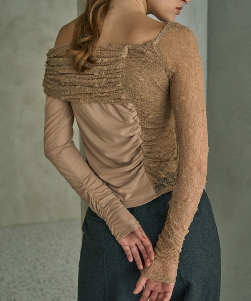 ERADIE(エラディエ)の「Sheer Lace Top チュール&レーストップ(その他トップス・レディース・ブラック/ベージュ/オフホワイト・FREE)」の22枚目の写真