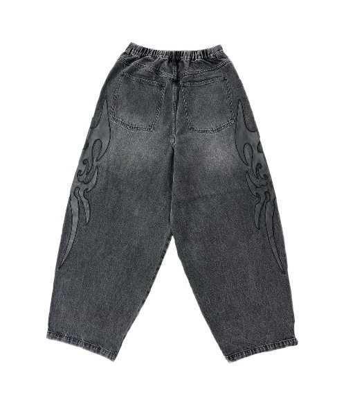 DIG YOUR OWN GRAVE(ディグユアオウングレイブ)の「【DIG YOUR OWN GRAVE】TRIBALDENIM PANTS / 【ディグユアオウングレイブ】 トライバルデニムパンツ(デニムパンツ・メンズ・ブラック・M/L)」の2枚目の写真