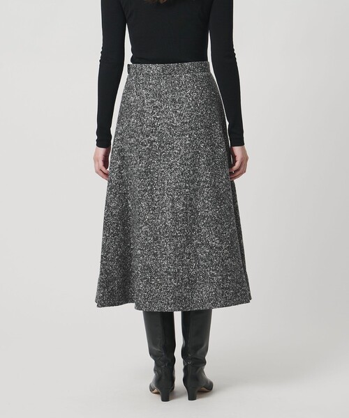 UNITED ARROWS（ユナイテッドアローズ）の「シルクネップ ツイードライク スカート（スカート・レディース・オフホワイト/ブラック・36/34/38）」の16枚目の写真
