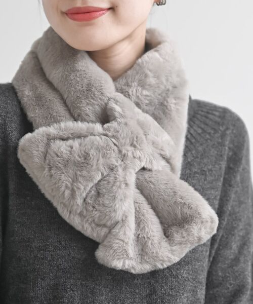 rps（アールピーエス）の「リボンフェイクファーマフラー（マフラー・レディース・アイボリー/グレイッシュベージュ/ピンク・フリー）」の3枚目の写真