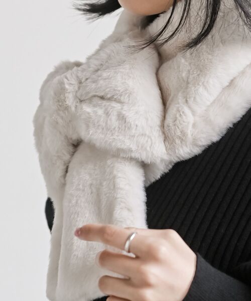 rps（アールピーエス）の「リボンフェイクファーマフラー（マフラー・レディース・アイボリー/グレイッシュベージュ/ピンク・フリー）」の20枚目の写真